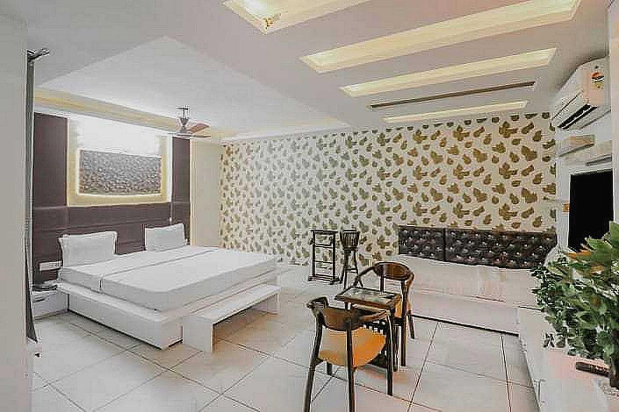 Super Hotel O Vivaan Residency Rohtak ภายนอก รูปภาพ