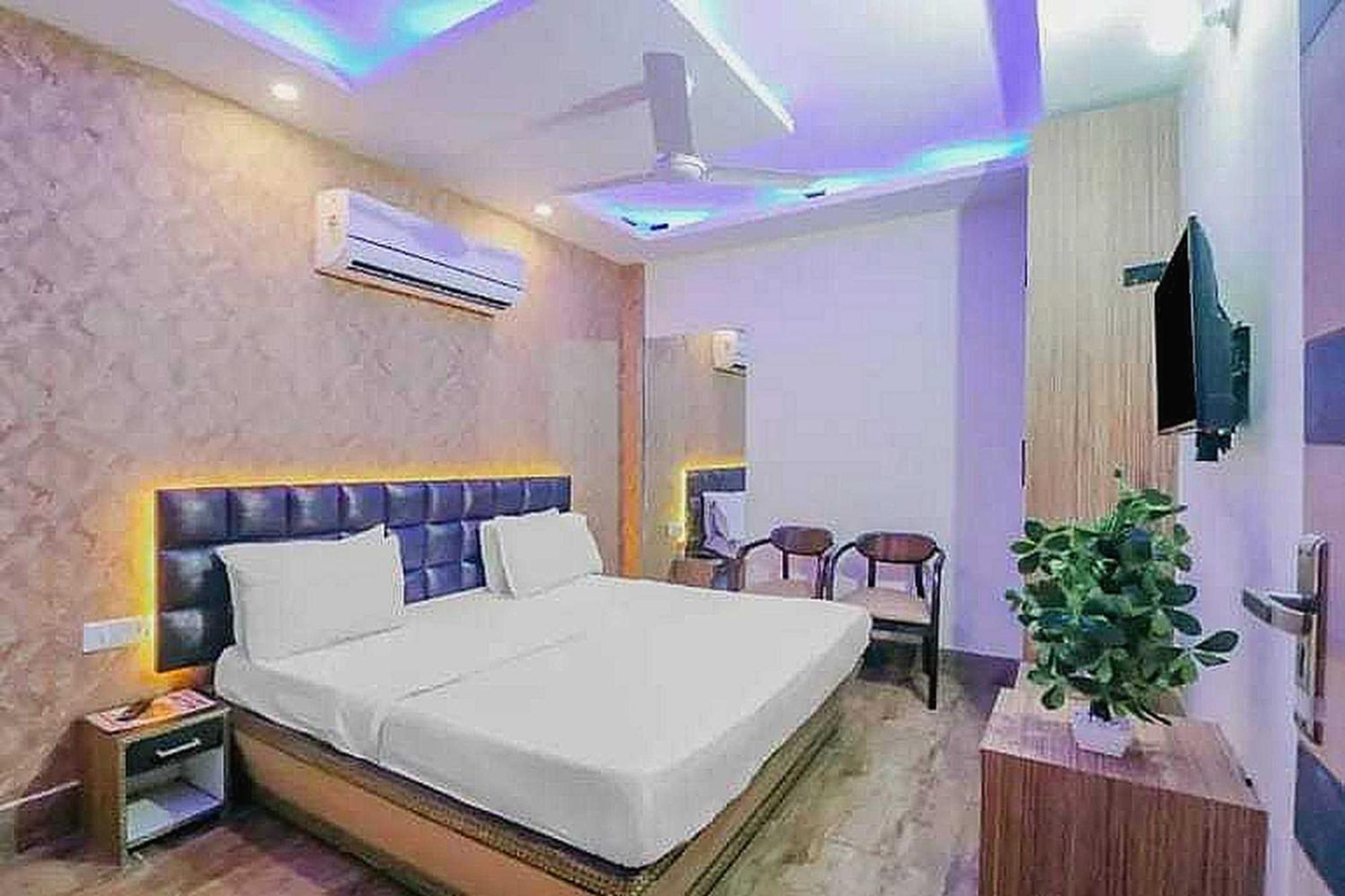 Super Hotel O Vivaan Residency Rohtak ภายนอก รูปภาพ