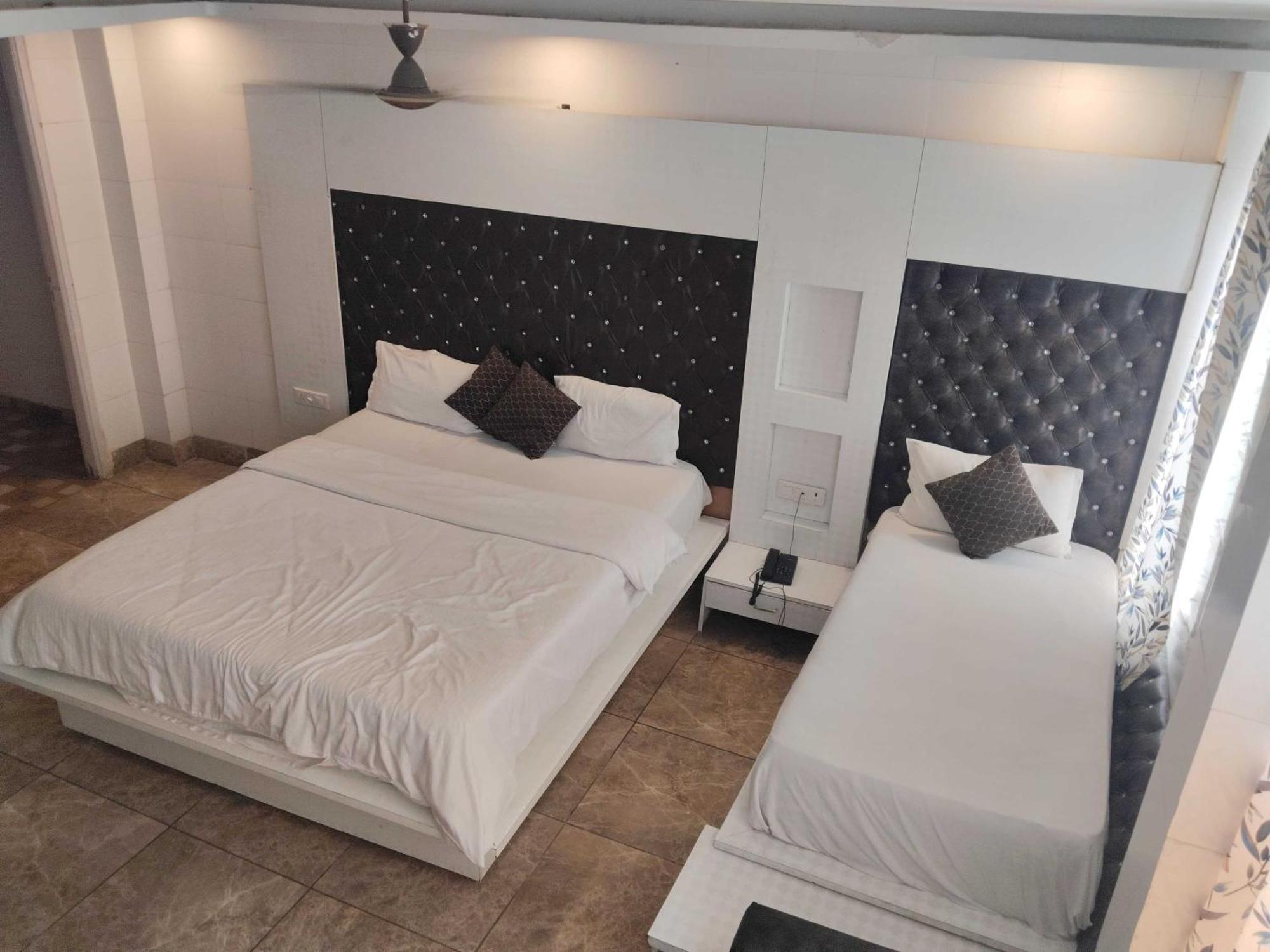 Super Hotel O Vivaan Residency Rohtak ภายนอก รูปภาพ